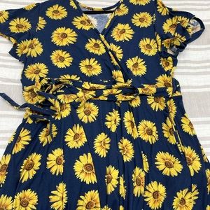 Sunflower dress with pockets! Plus size